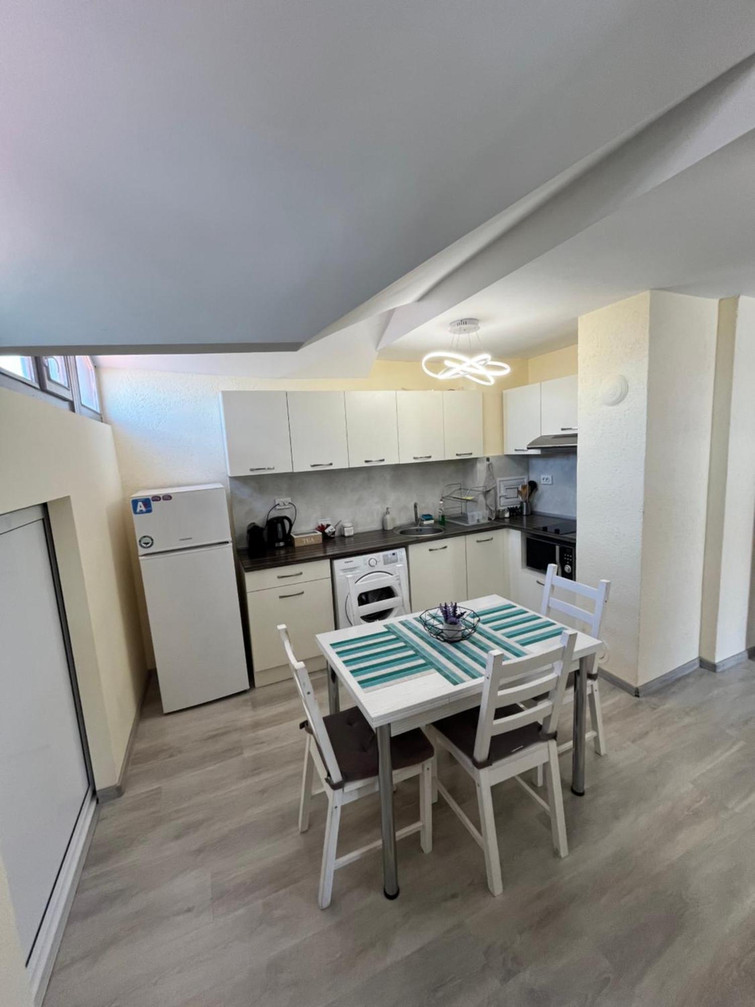 Happy Lazur Apartment Burgas